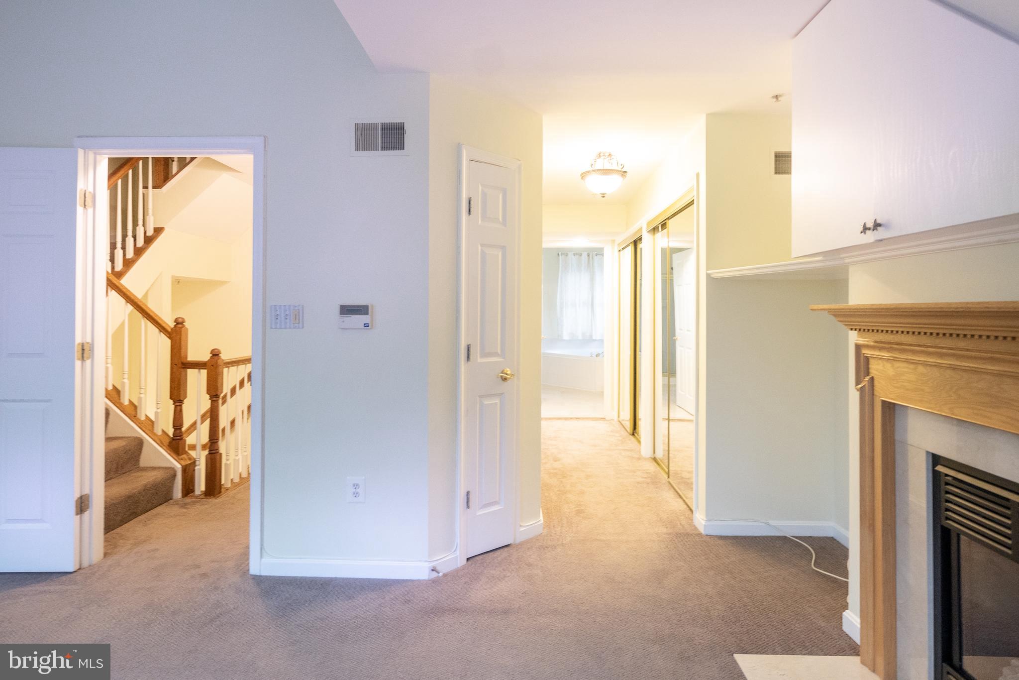 COURTS OF BALLSTON - Residential Lease