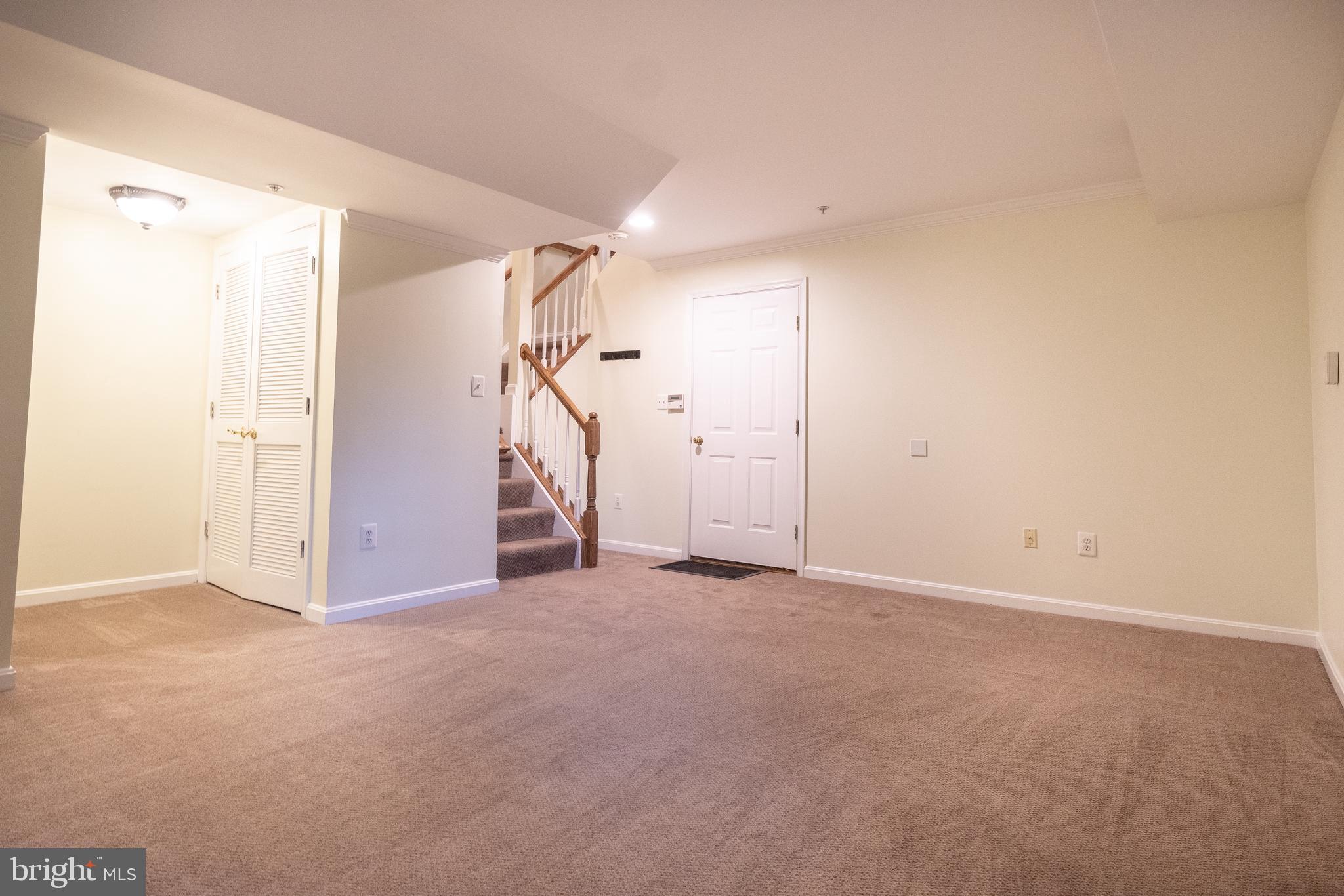 COURTS OF BALLSTON - Residential Lease