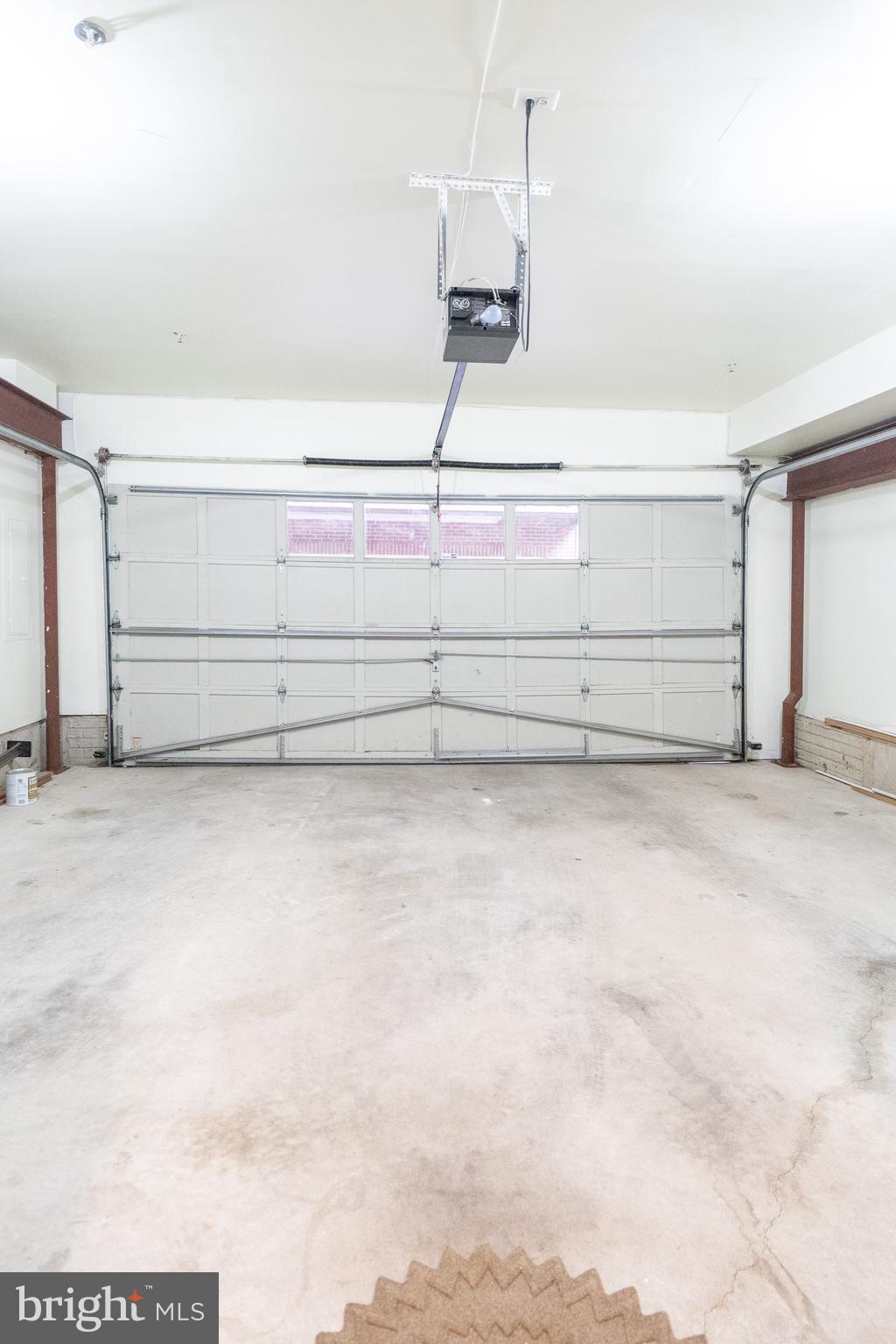 COURTS OF BALLSTON - Residential Lease