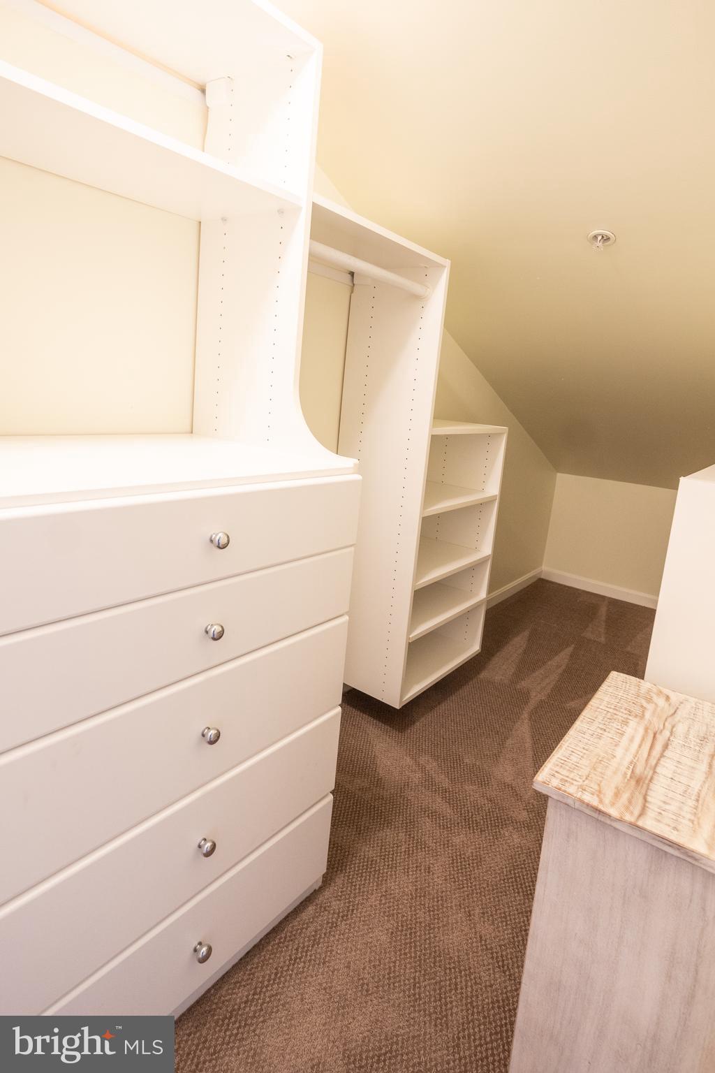 COURTS OF BALLSTON - Residential Lease