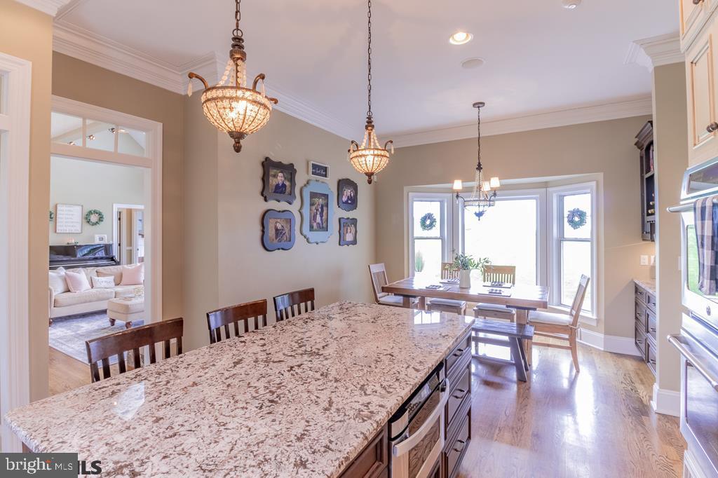 SADDLE ROCK - Residential