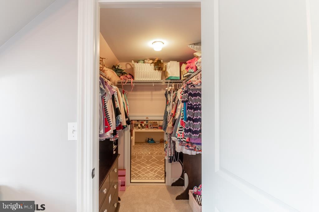 SADDLE ROCK - Residential