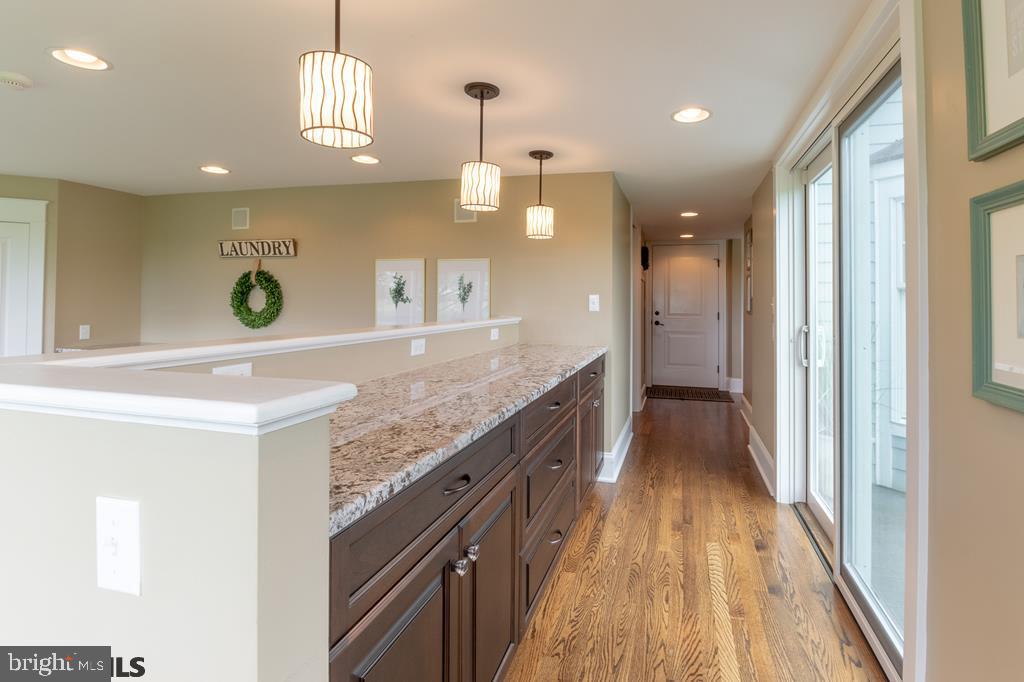 SADDLE ROCK - Residential