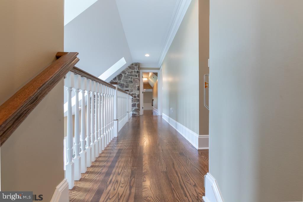 SADDLE ROCK - Residential