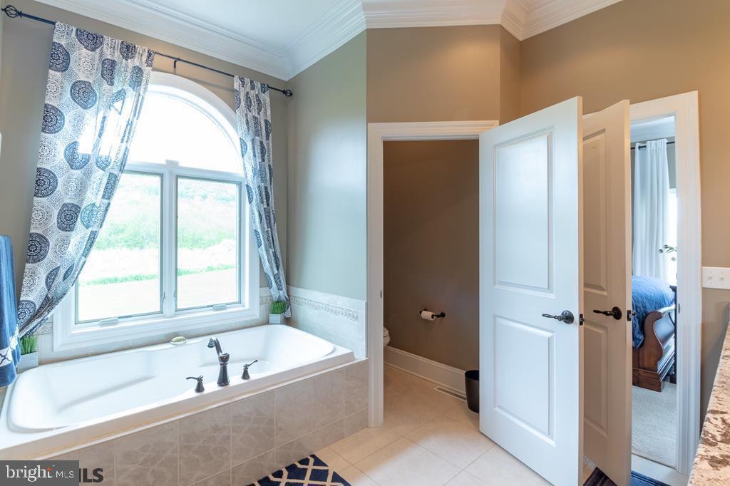 SADDLE ROCK - Residential