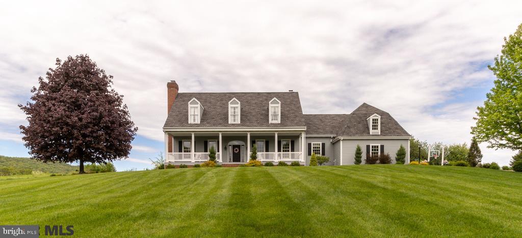 SADDLE ROCK - Residential