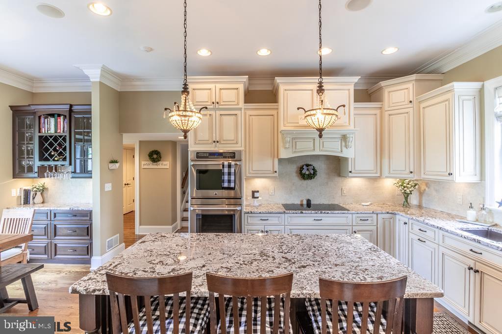 SADDLE ROCK - Residential