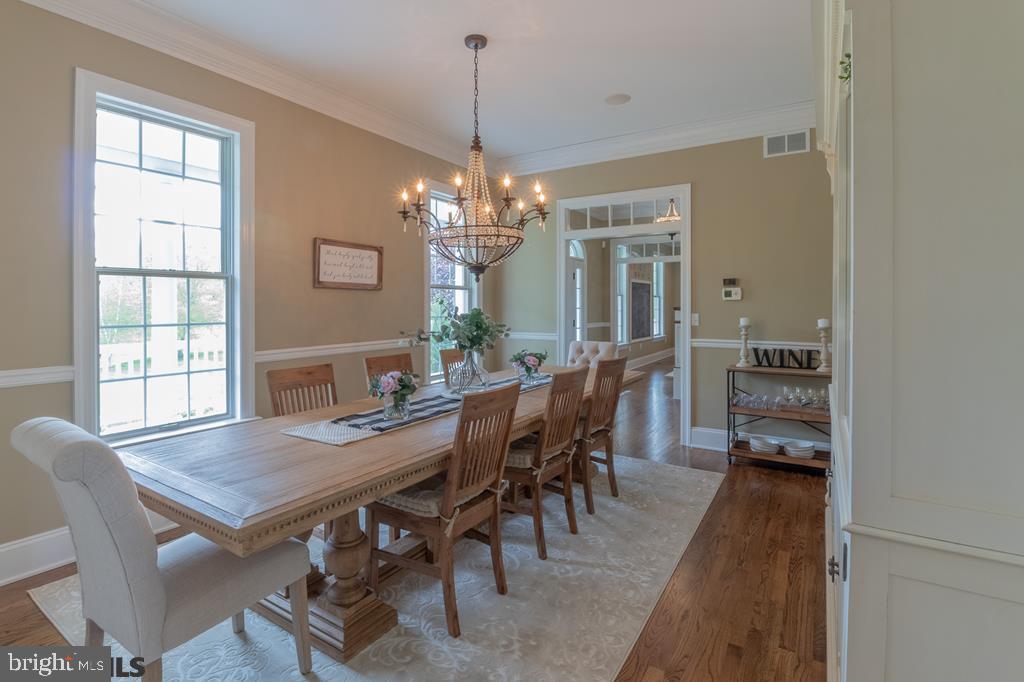 SADDLE ROCK - Residential