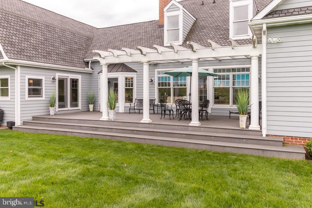 SADDLE ROCK - Residential