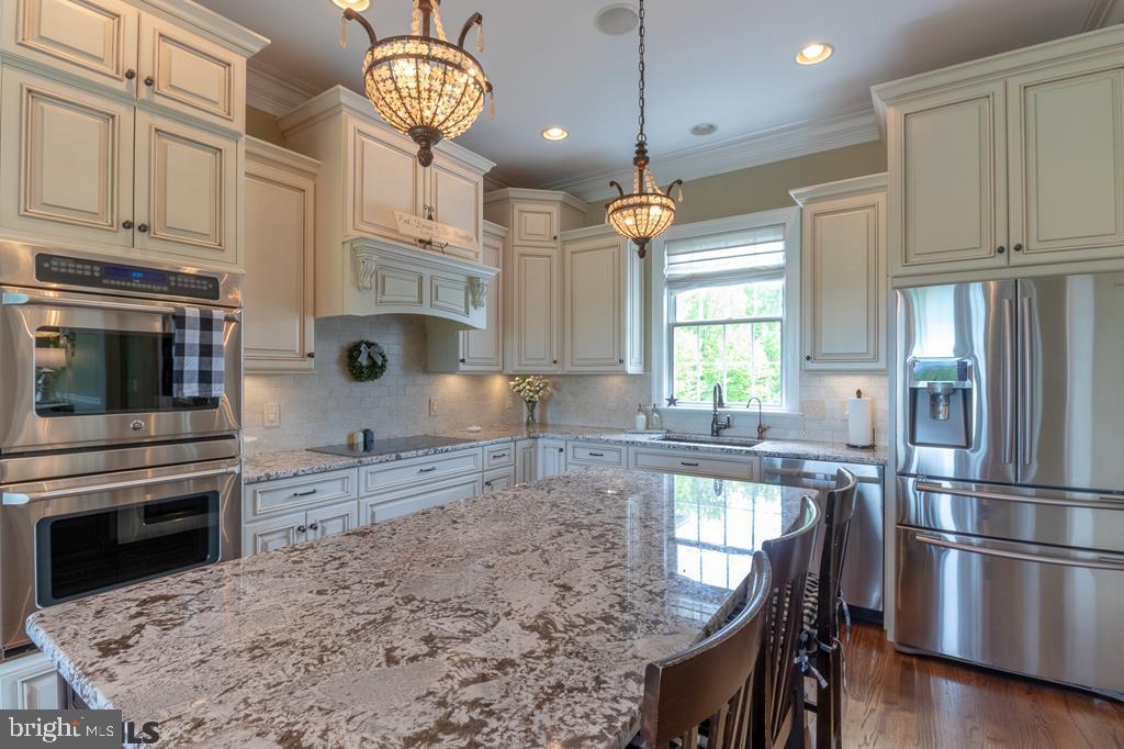 SADDLE ROCK - Residential