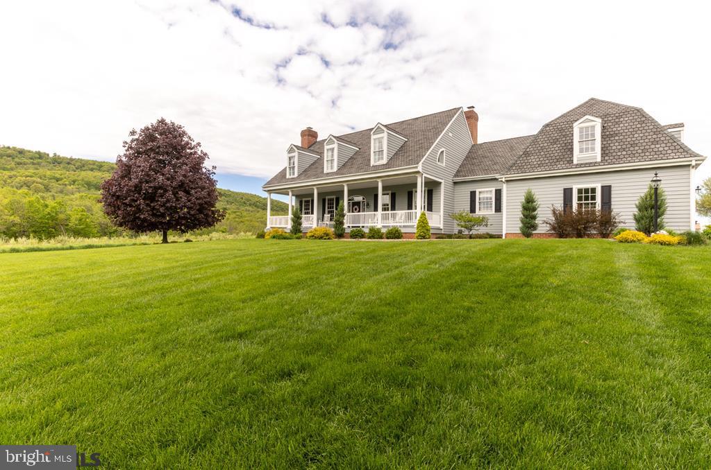 SADDLE ROCK - Residential