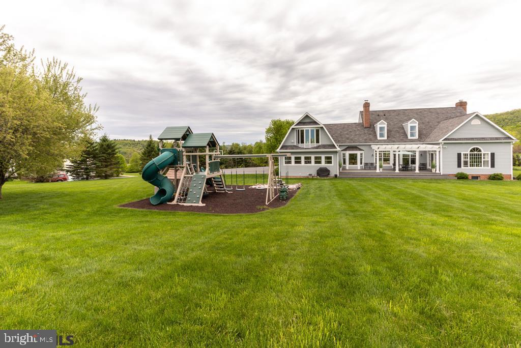 SADDLE ROCK - Residential