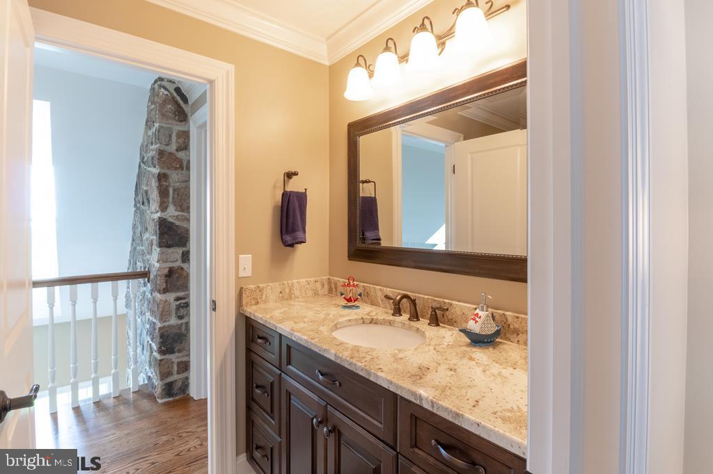 SADDLE ROCK - Residential