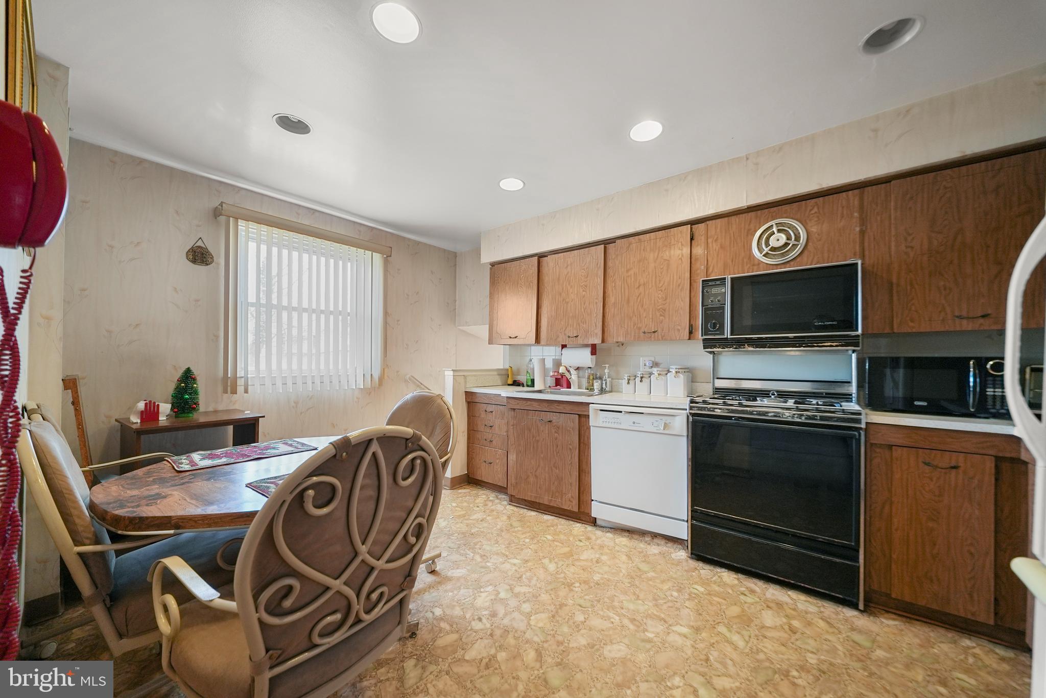 SOMERTON - Residential