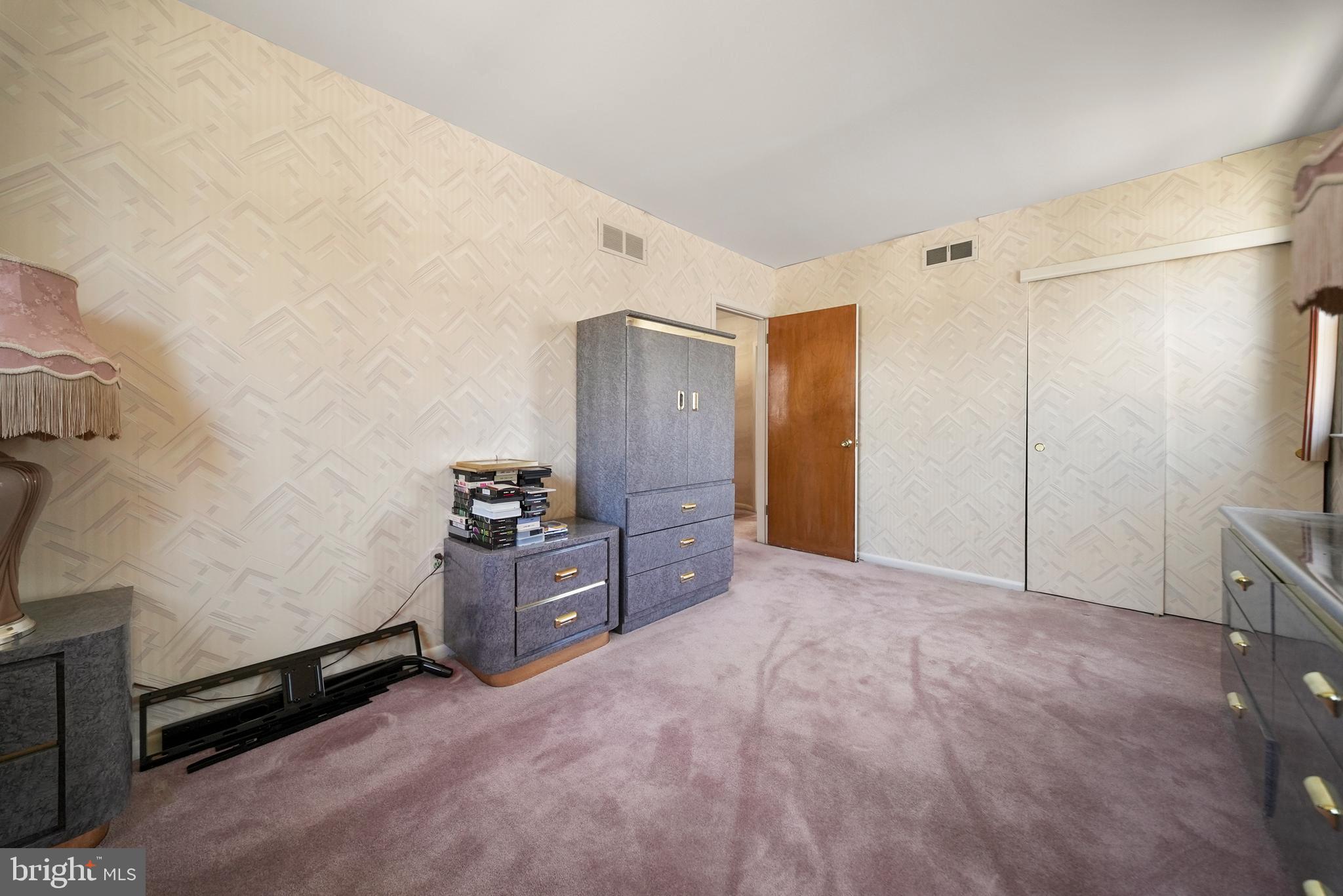 SOMERTON - Residential