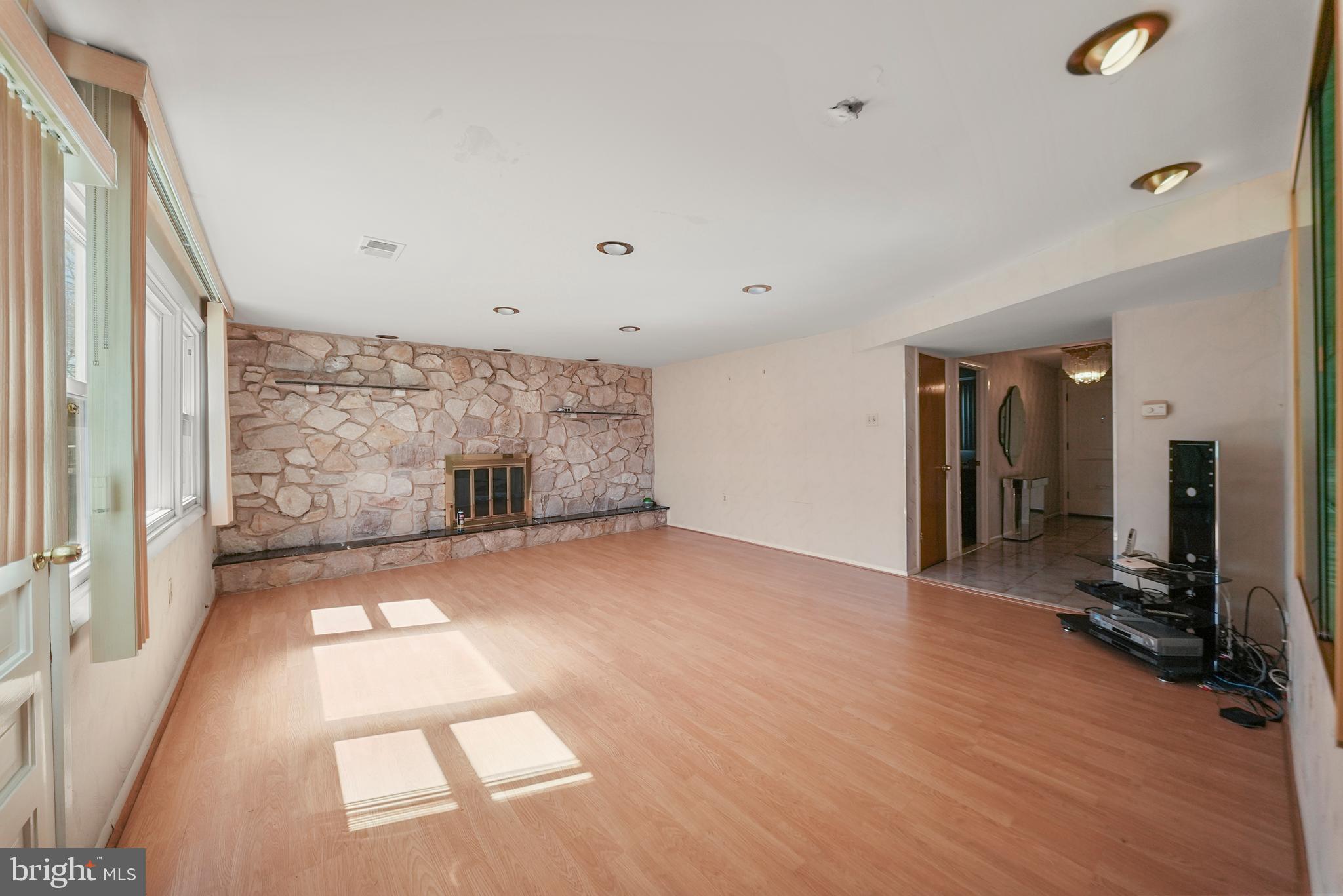 SOMERTON - Residential