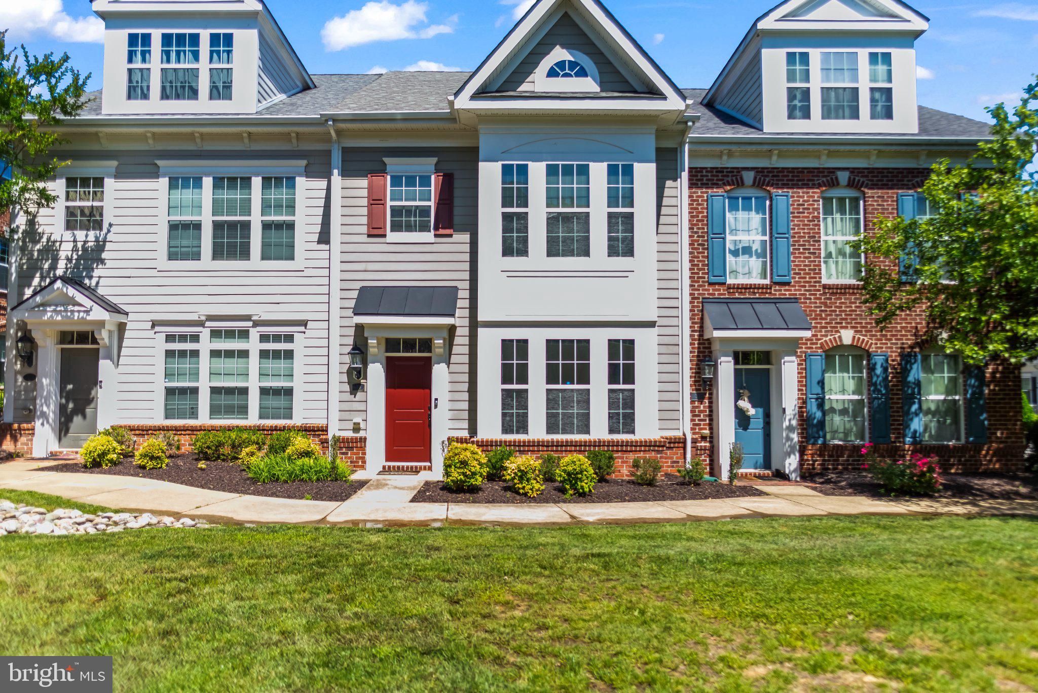 33 STEEPLECHASE DRIVE