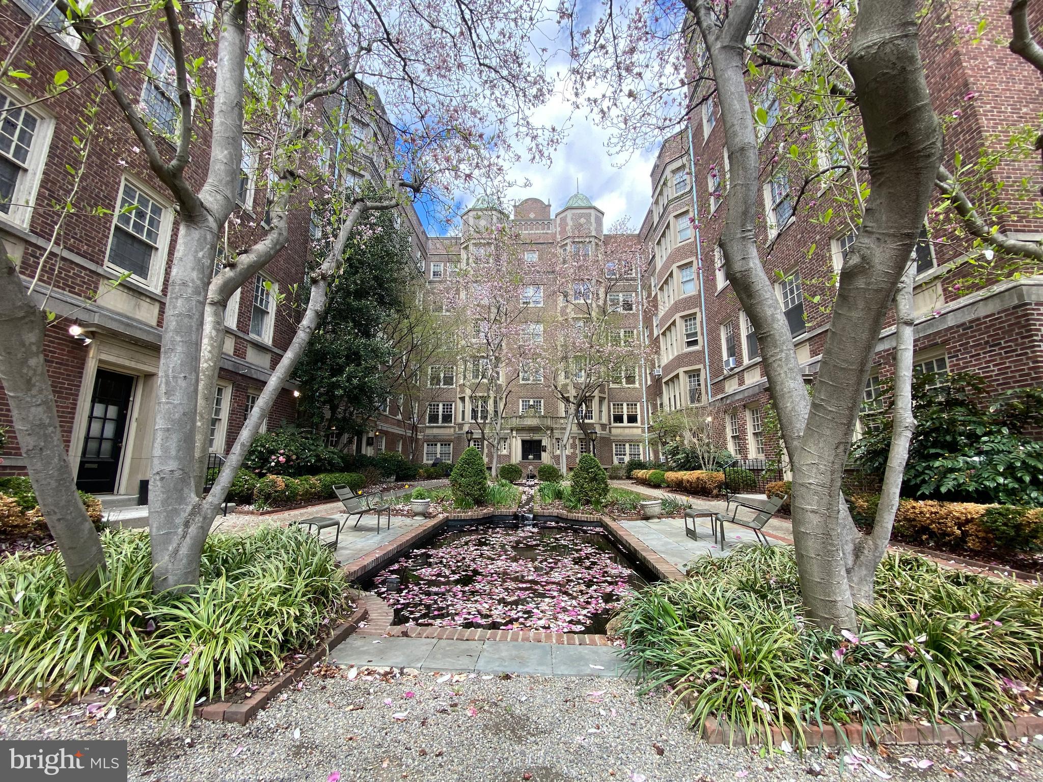 GARDEN COURT - Residential Lease