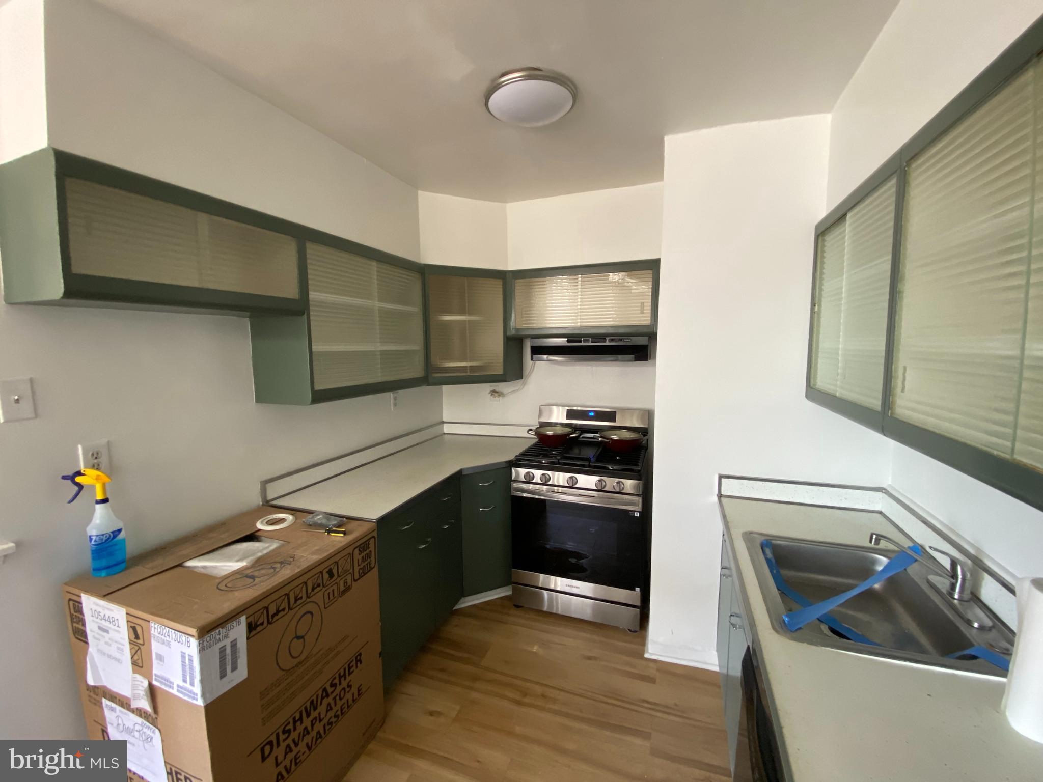 GARDEN COURT - Residential Lease