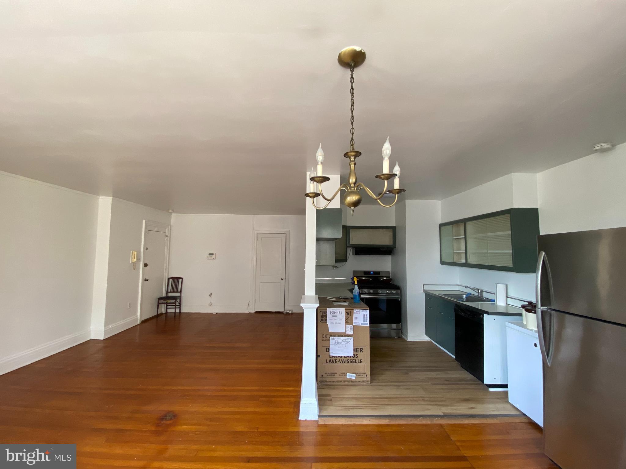 GARDEN COURT - Residential Lease