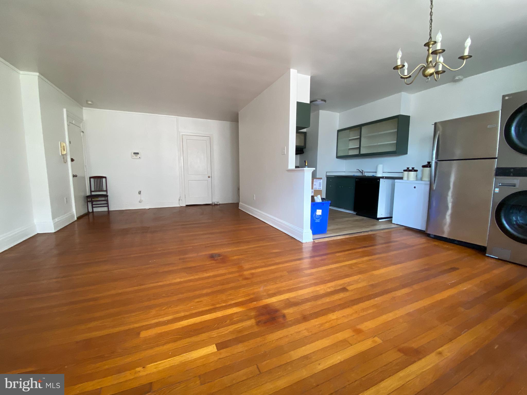 GARDEN COURT - Residential Lease