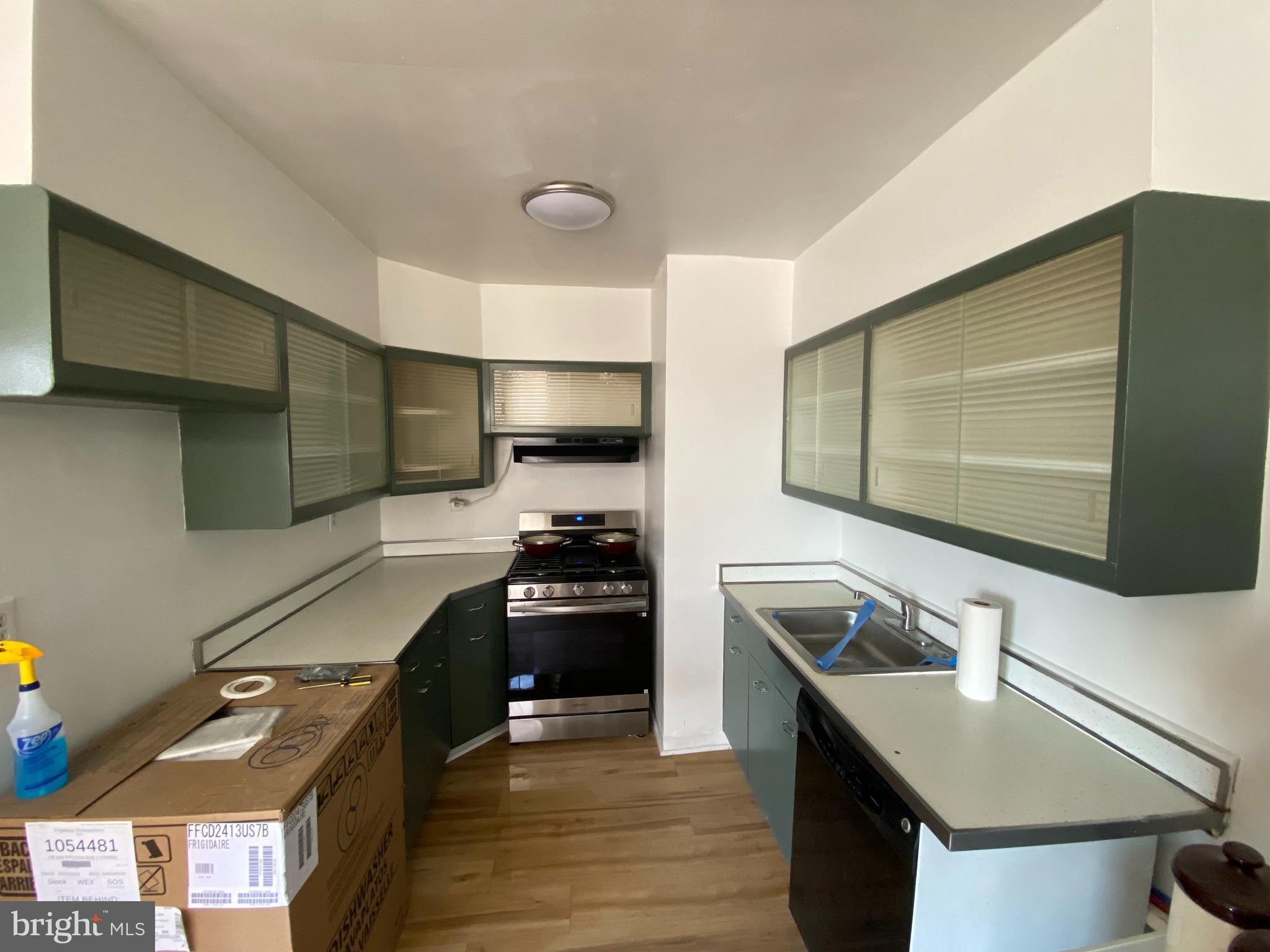 GARDEN COURT - Residential Lease