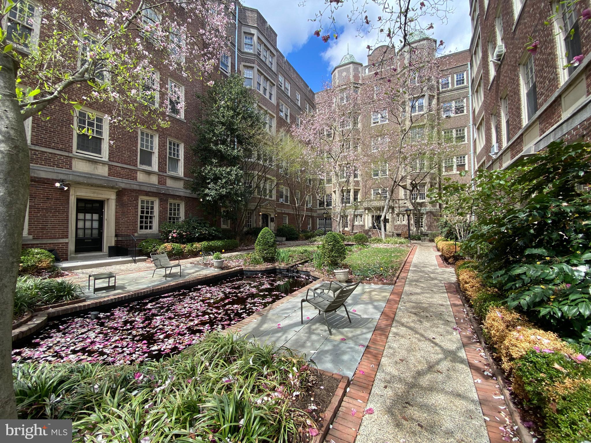 GARDEN COURT - Residential Lease