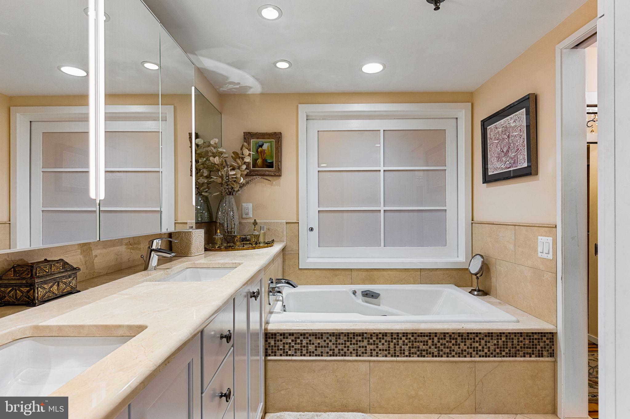 OLD CITY - Residential