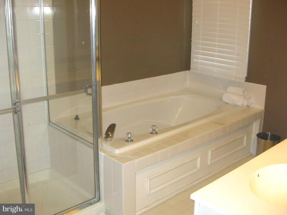 RUSSETT - Residential Lease