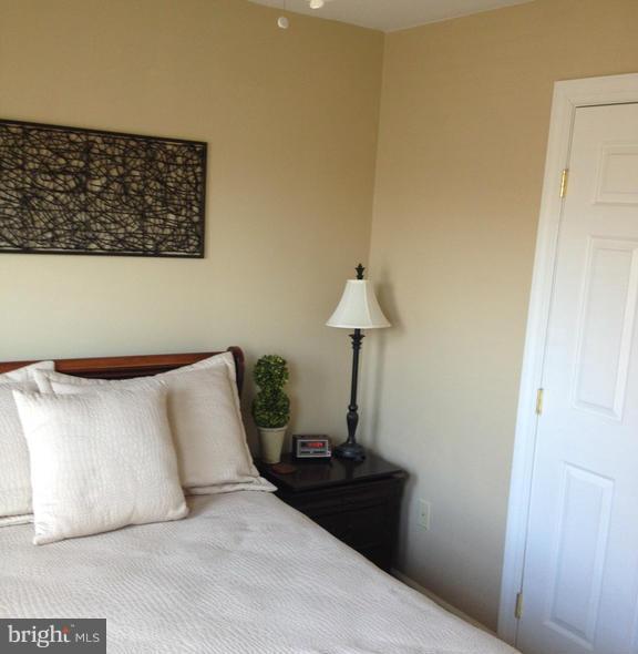 RUSSETT - Residential Lease