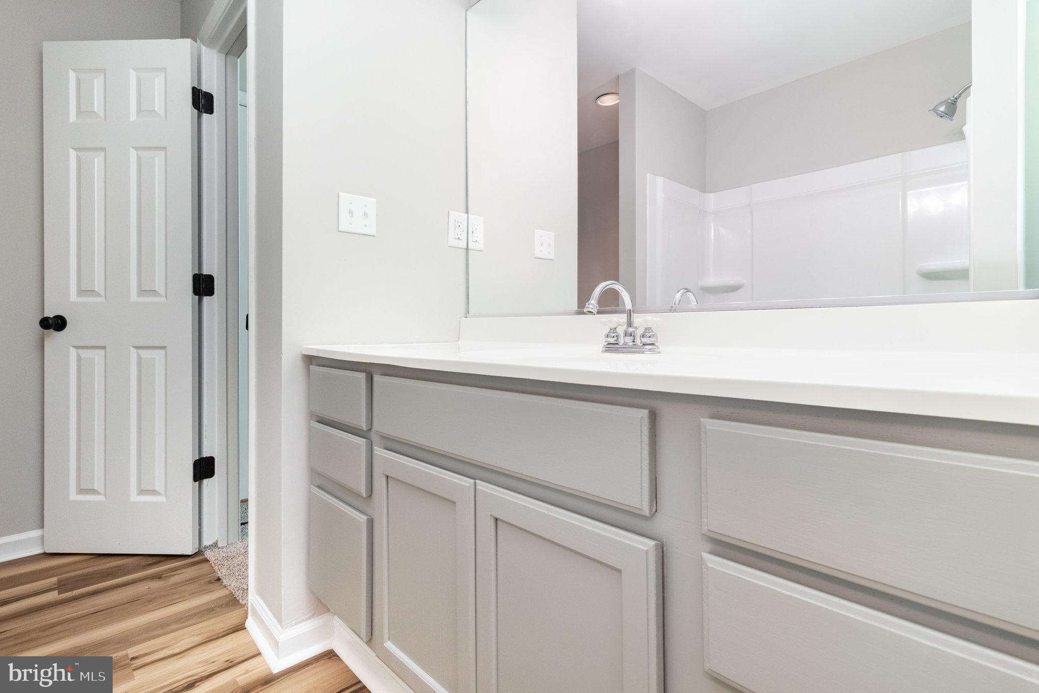 DEVONNE WOODS - Residential