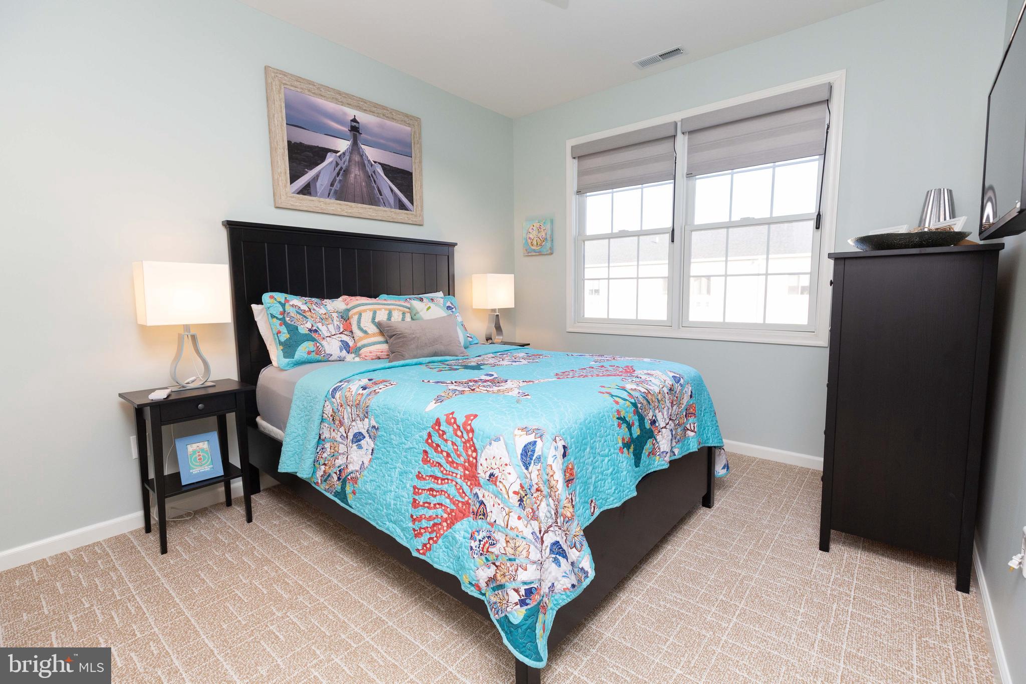 THE TIDES - Residential