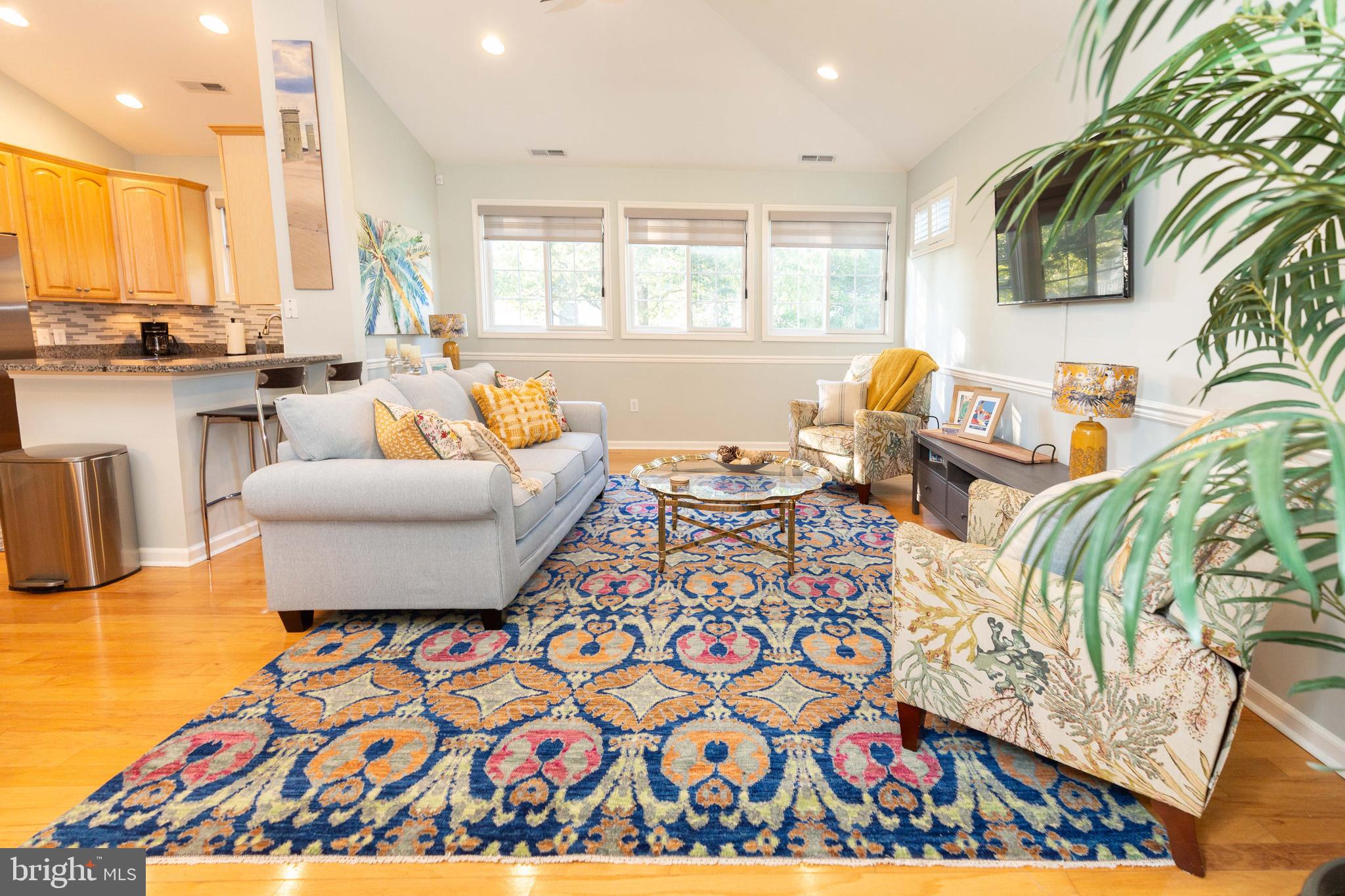 THE TIDES - Residential