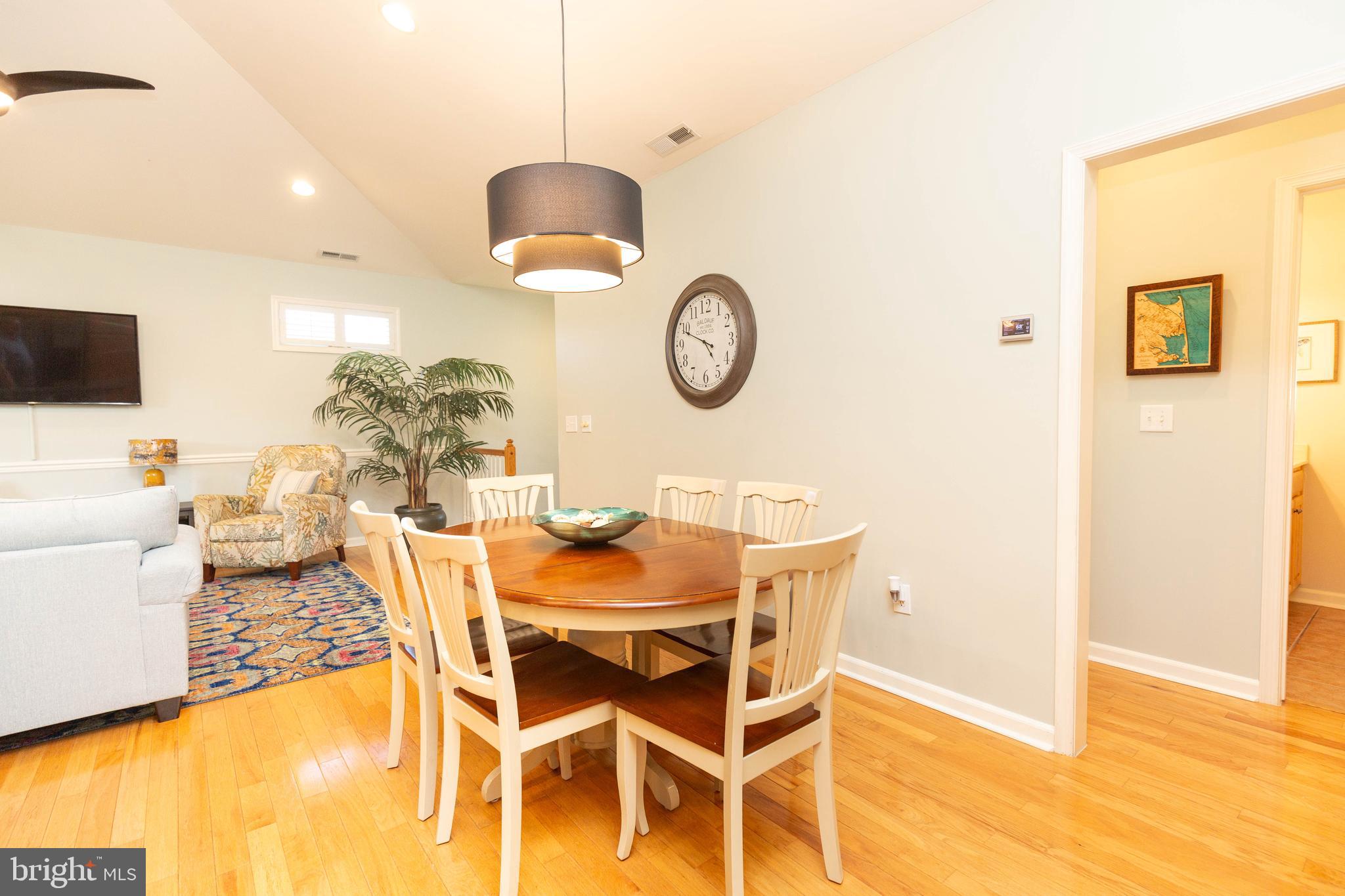 THE TIDES - Residential