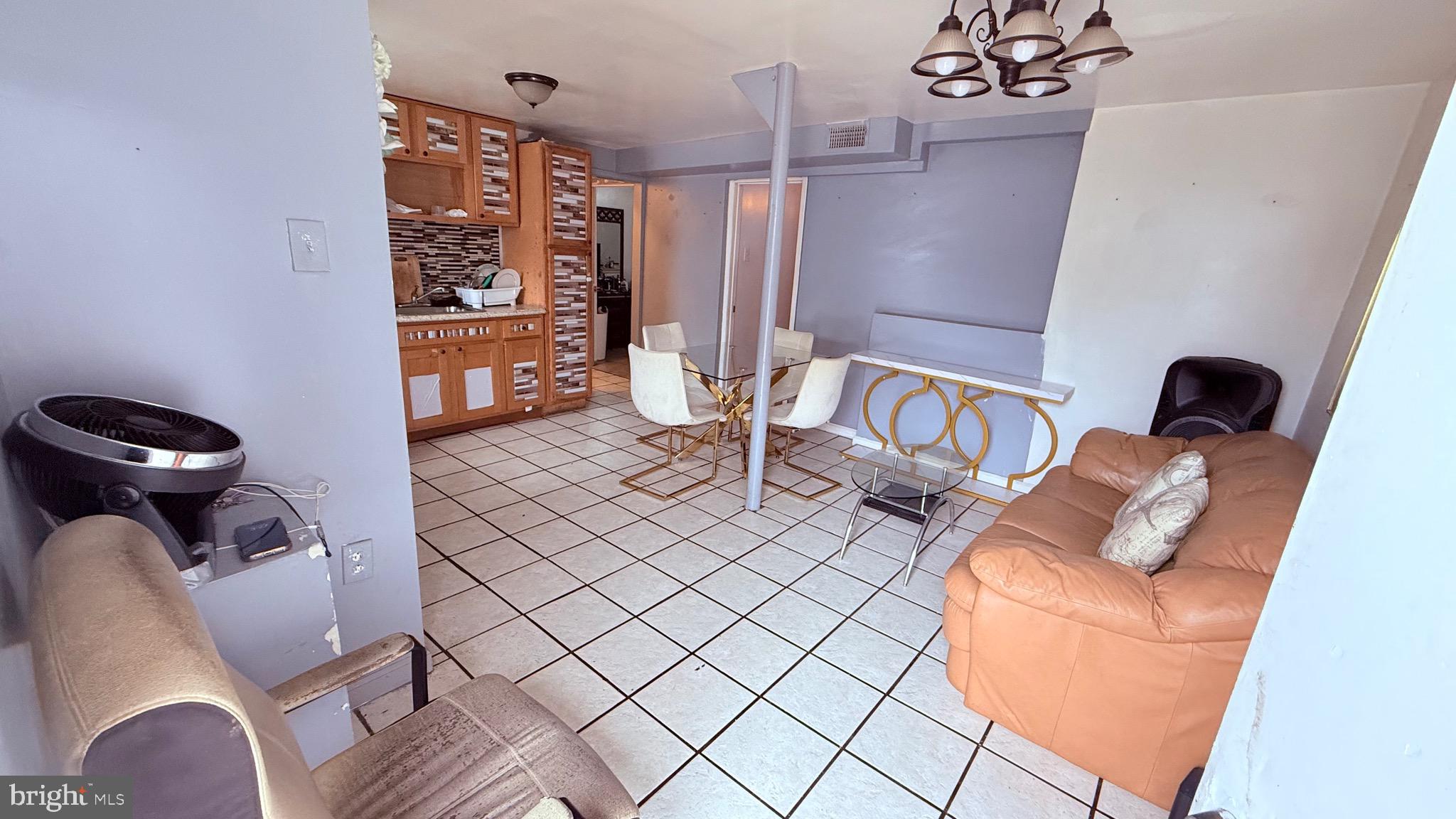 4348 50 N MARSHALL STREET