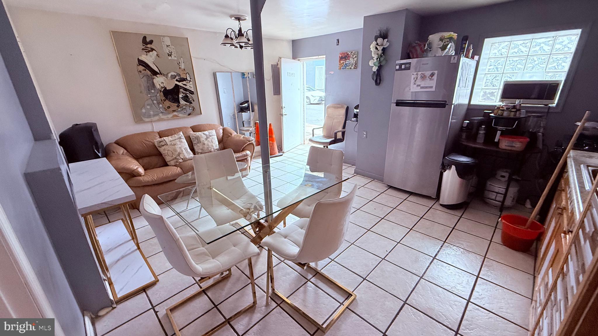 4348 50 N MARSHALL STREET