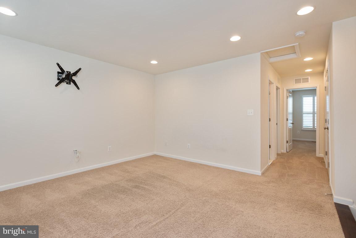 EMBREY MILL - Residential Lease