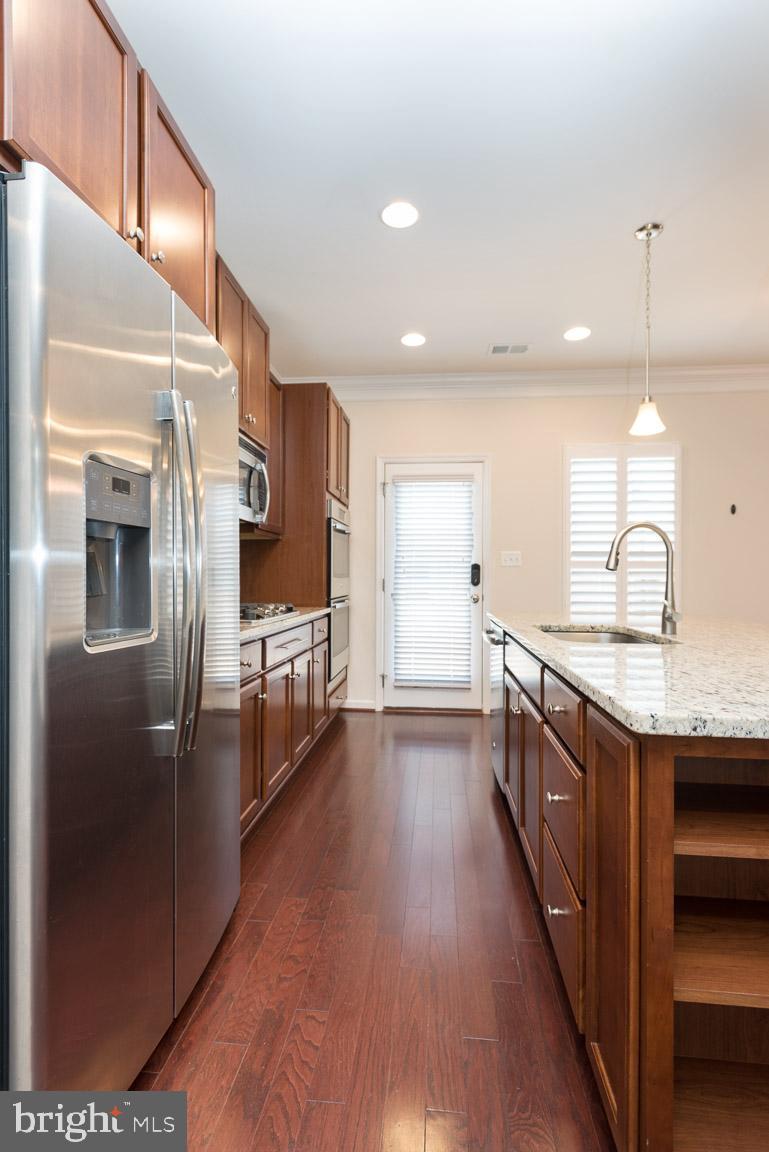 EMBREY MILL - Residential Lease