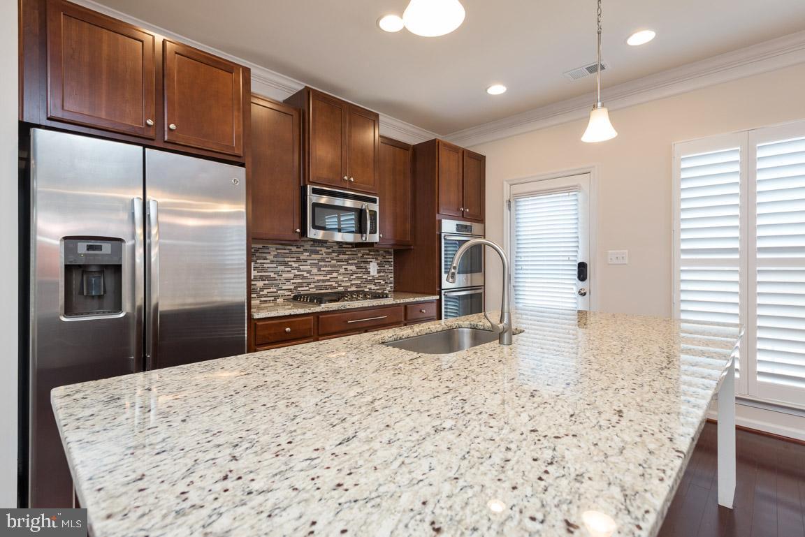 EMBREY MILL - Residential Lease