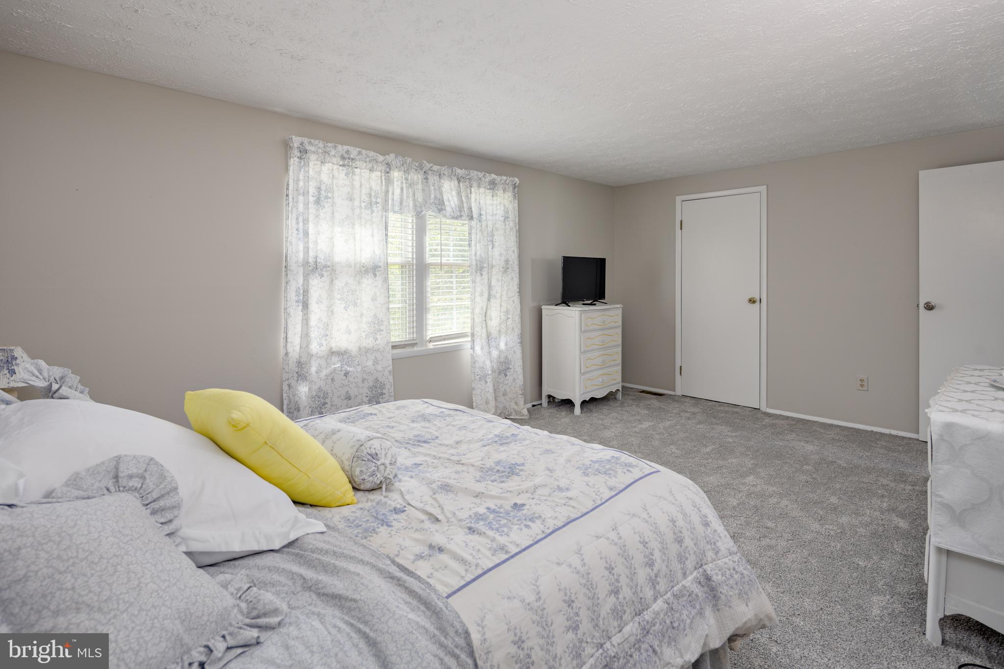 PROSPECT KNOLLS - Residential