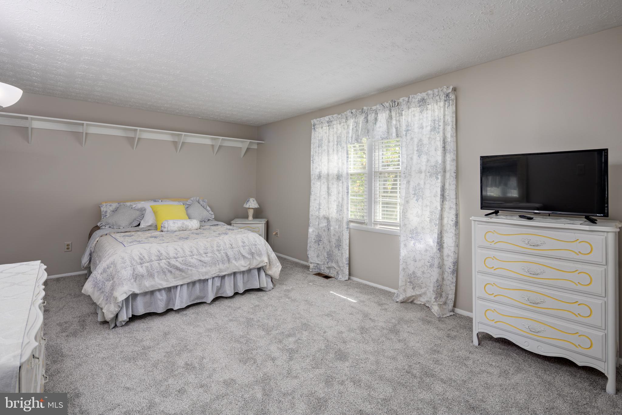 PROSPECT KNOLLS - Residential