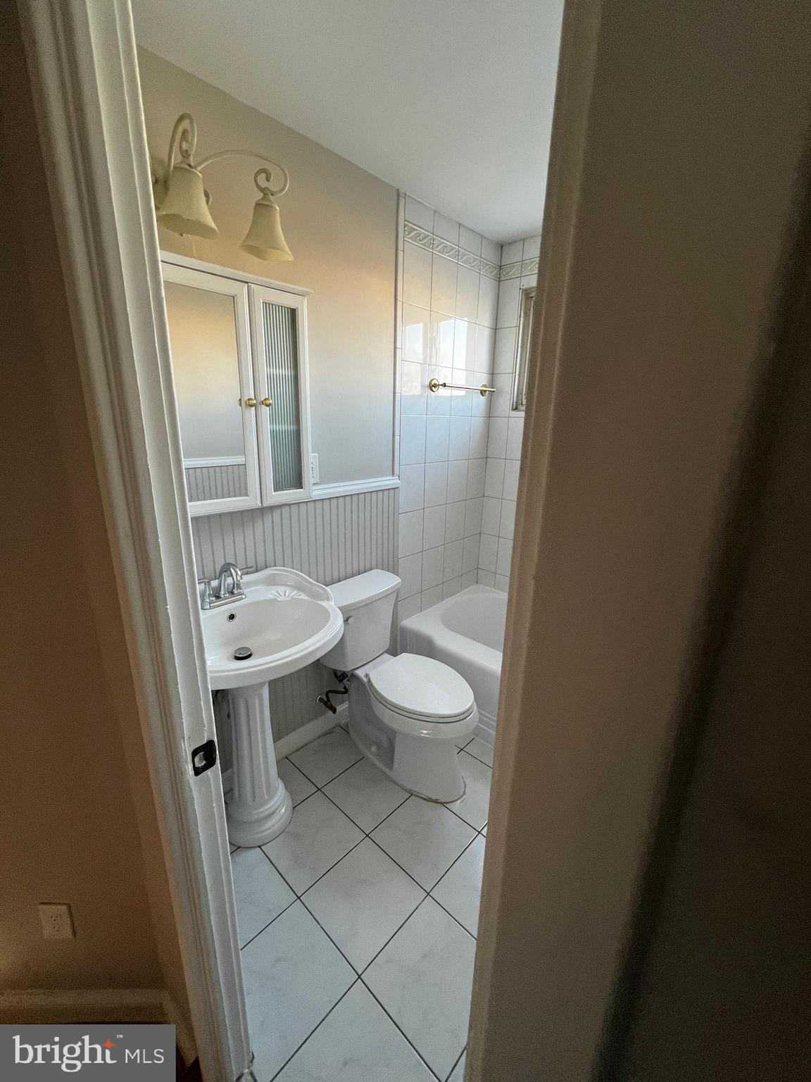 IVERSON SQUARE CONDOMINIUM - Residential