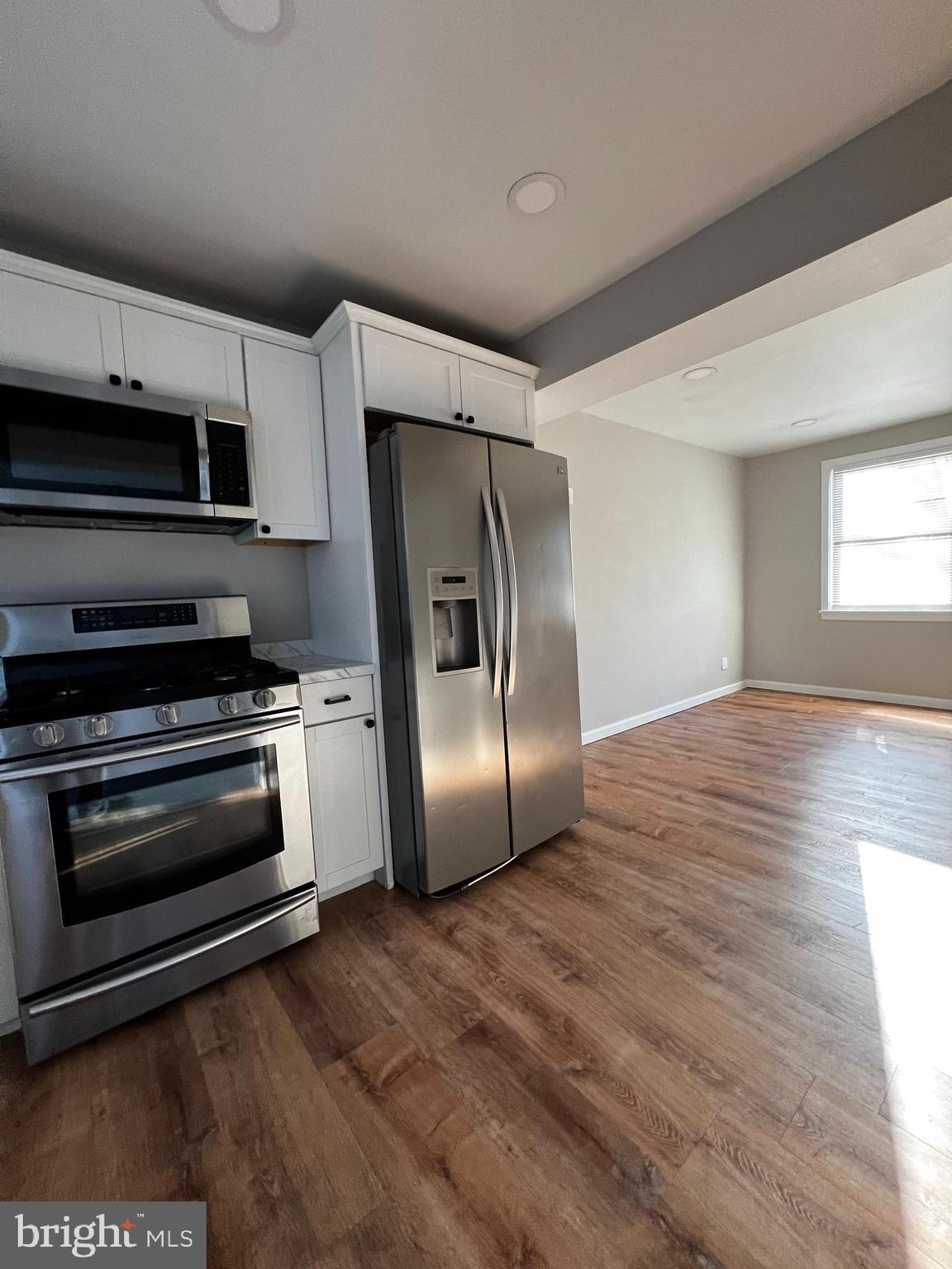 IVERSON SQUARE CONDOMINIUM - Residential