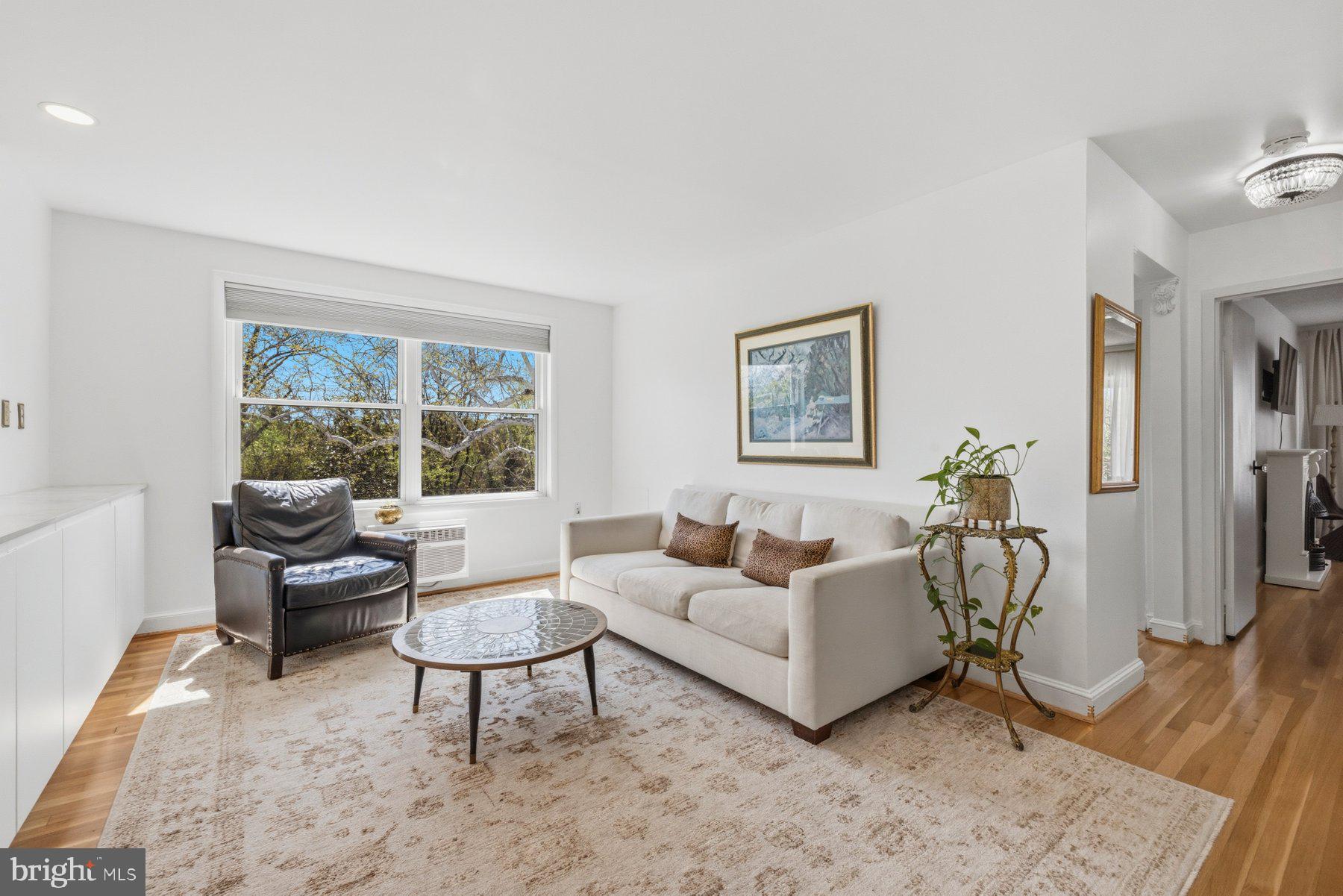MACARTHUR PARK CONDOMINIUMS - Residential
