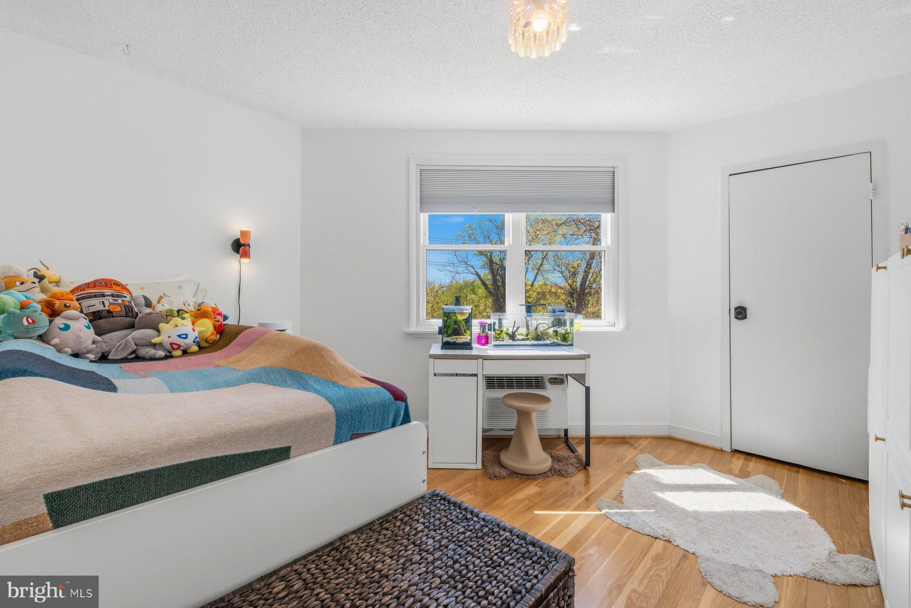 MACARTHUR PARK CONDOMINIUMS - Residential