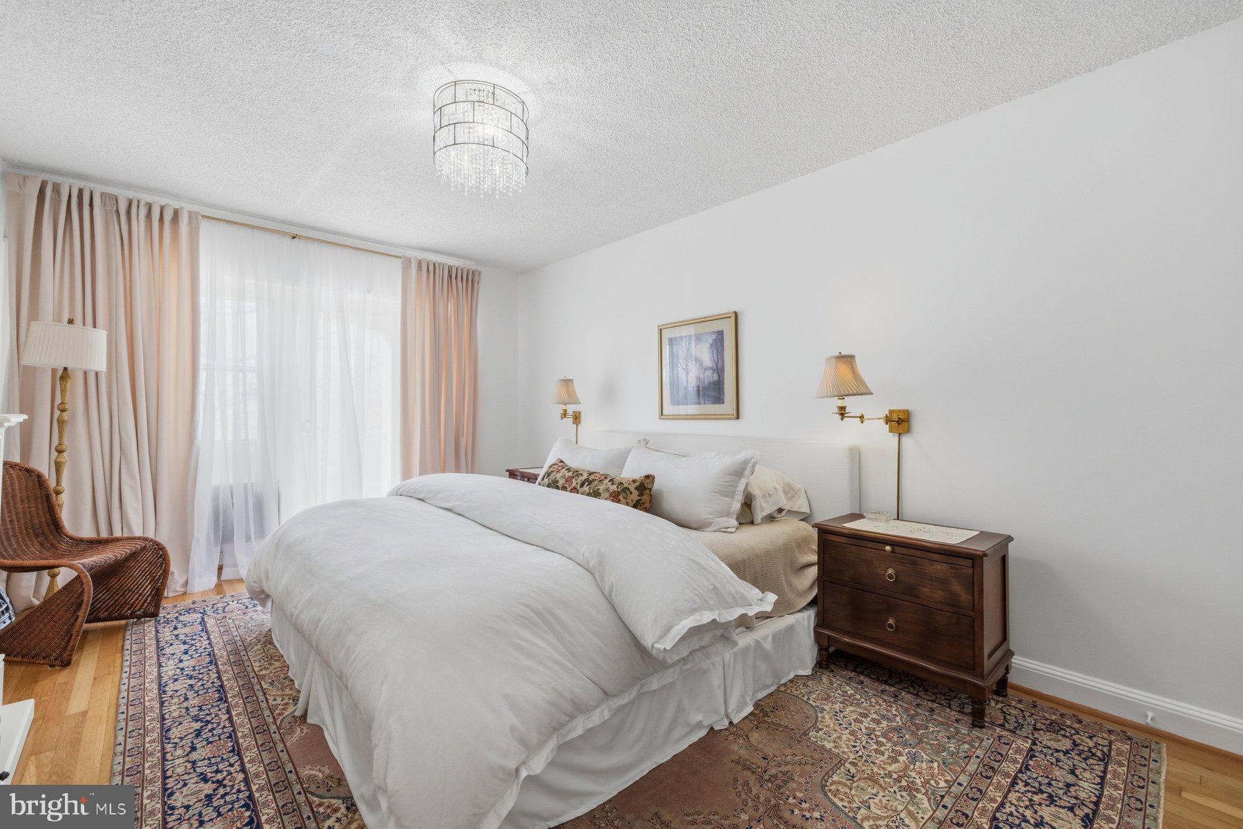 MACARTHUR PARK CONDOMINIUMS - Residential