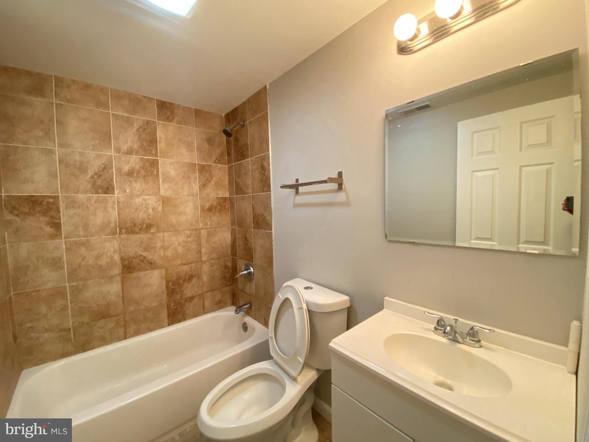 TEMPLE UNIVERSITY - Residential Lease