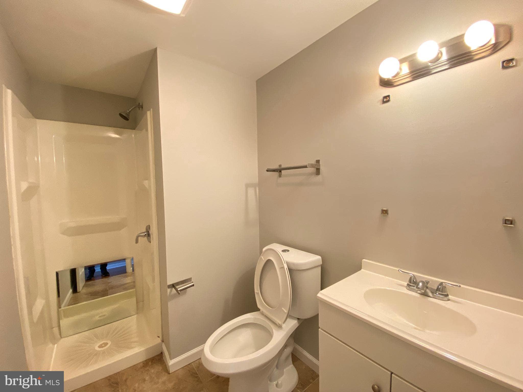 TEMPLE UNIVERSITY - Residential Lease