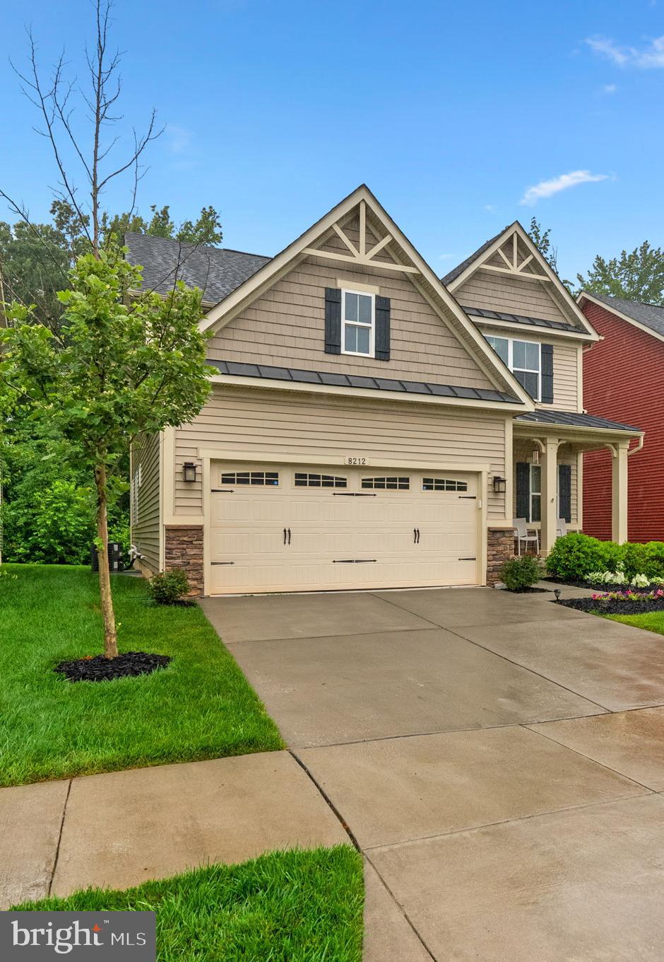 8212 HICKORY HOLLOW DRIVE