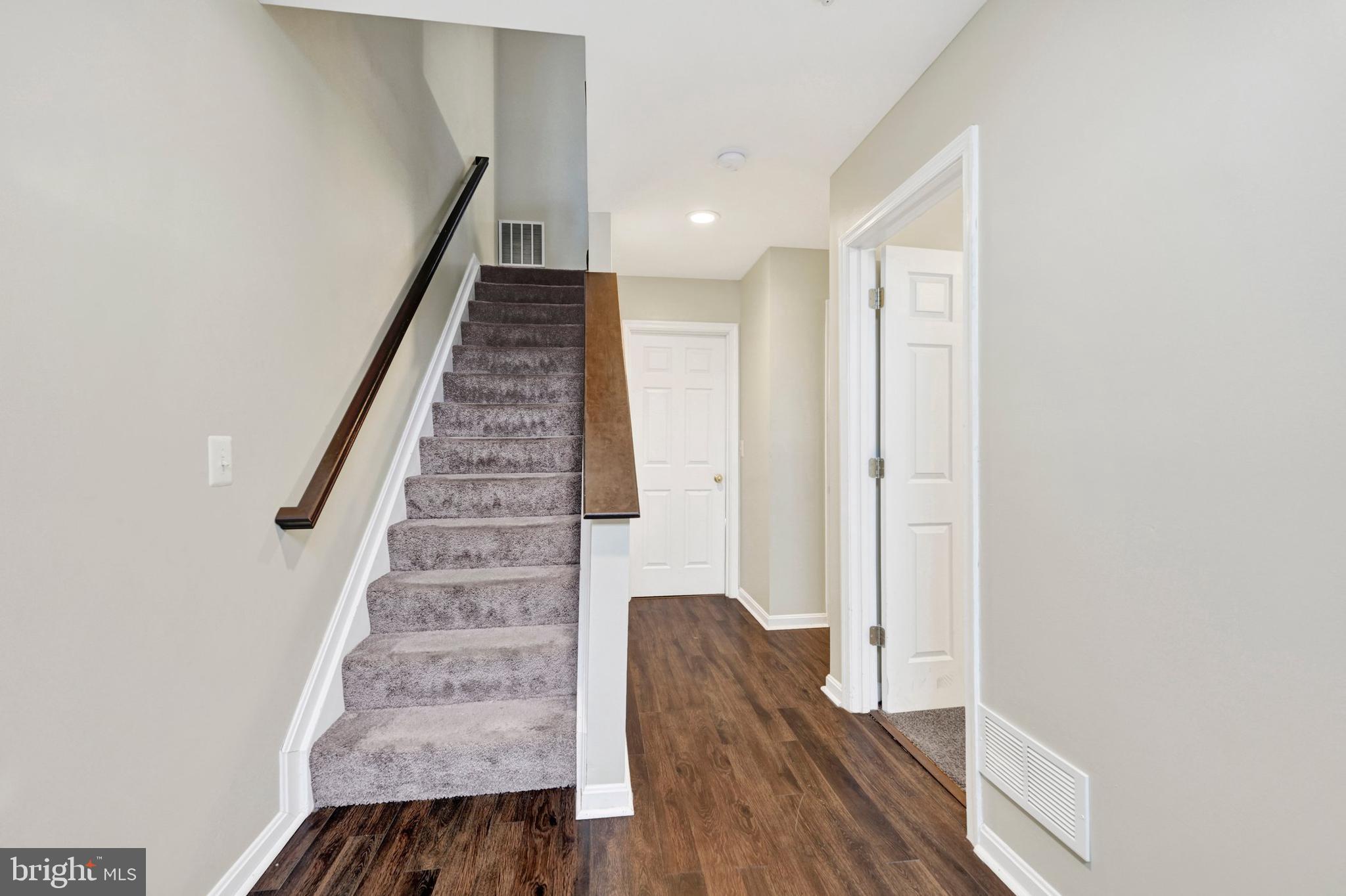 CARROLLWOOD MANOR - Residential